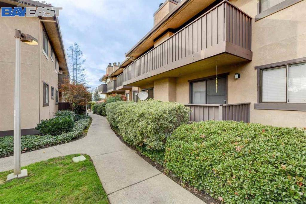 San Leandro, CA 94578,15057 Hesperian Blvd #9