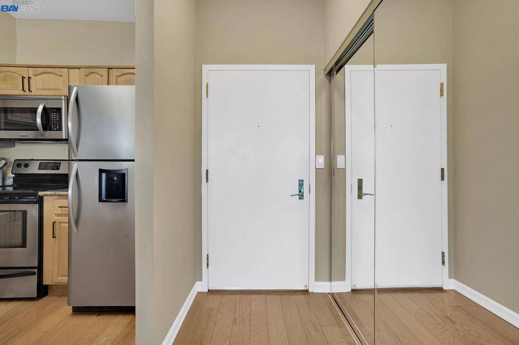 Emeryville, CA 94608,6363 Christie Ave #512