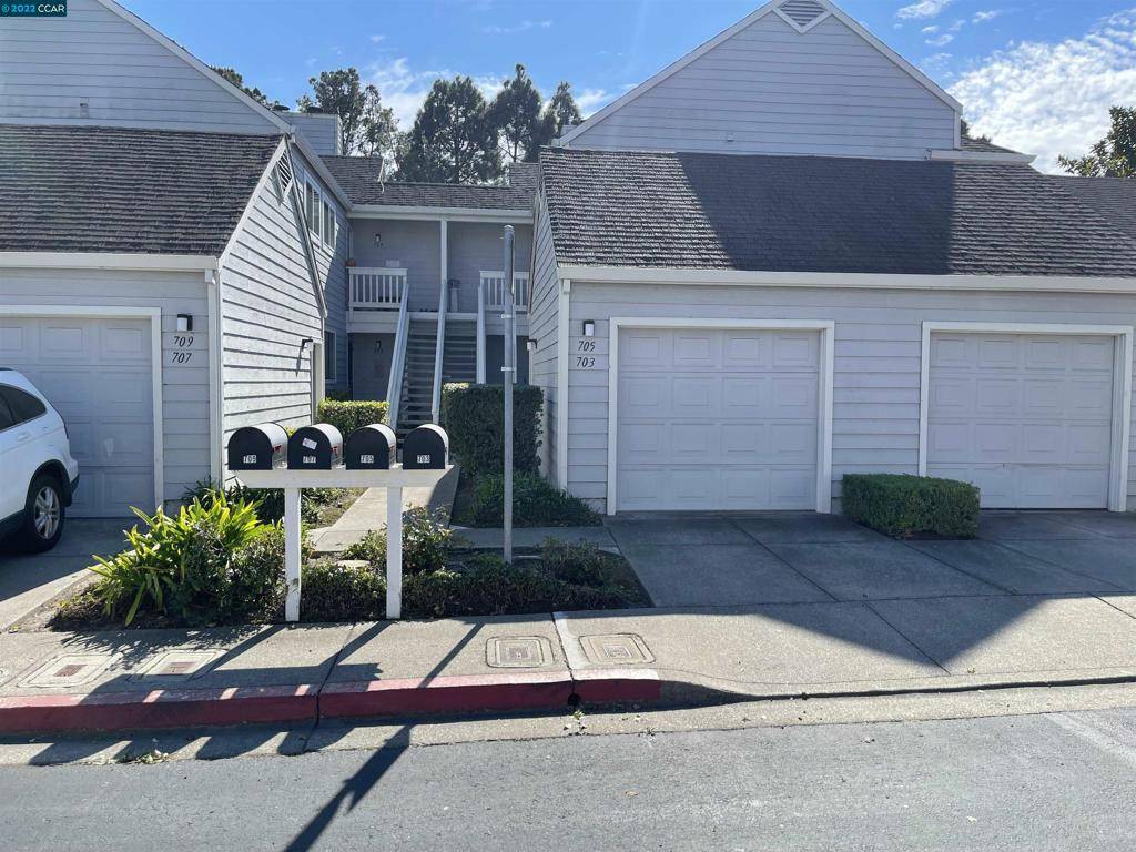 Pinole, CA 94564,705 Live Oak Ln