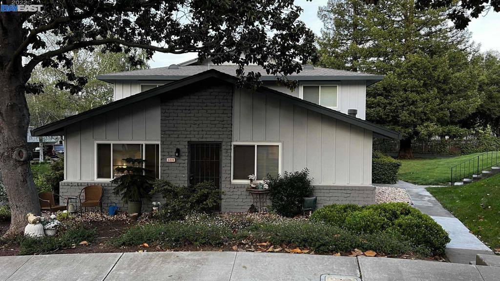 Pleasanton, CA 94588,2219 Segundo Ct #3