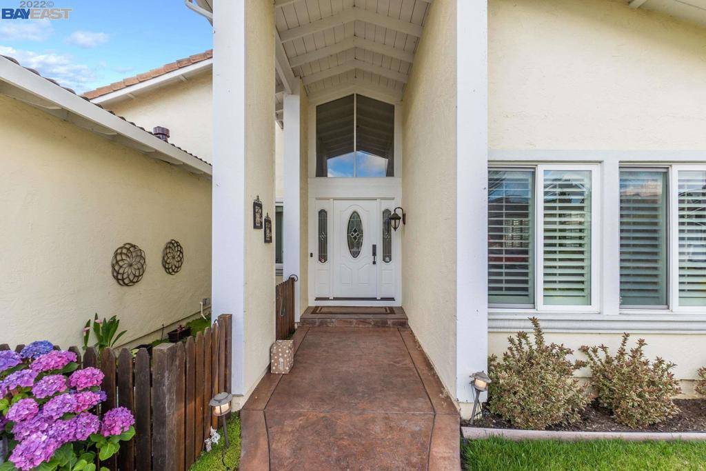 Castro Valley, CA 94552,5721 Thousand Oaks Dr