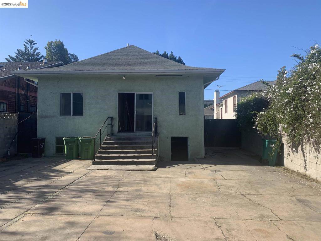 Oakland, CA 94609,674 53rd. St.