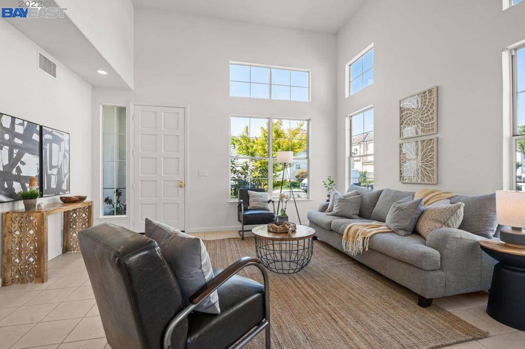 Pleasanton, CA 94588,4362 Diavila Ave