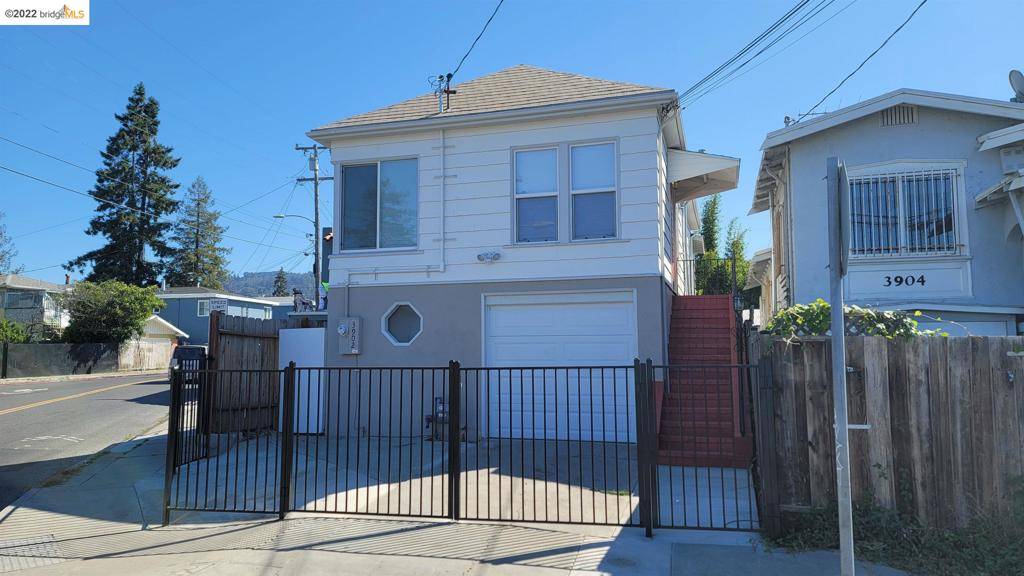 Oakland, CA 94619,3902 Suter St