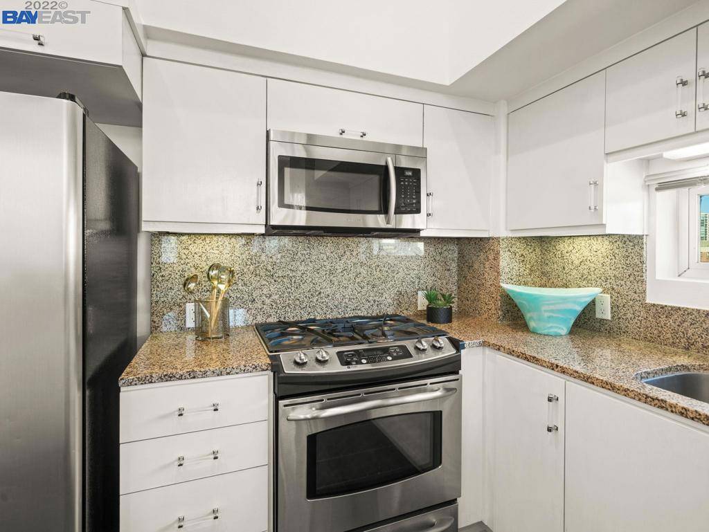 Oakland, CA 94612,630 Thomas L Berkley Way #801