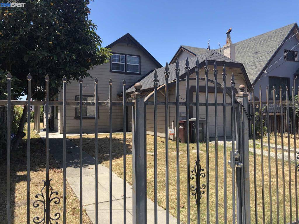 Oakland, CA 94603,9327 Plymouth St