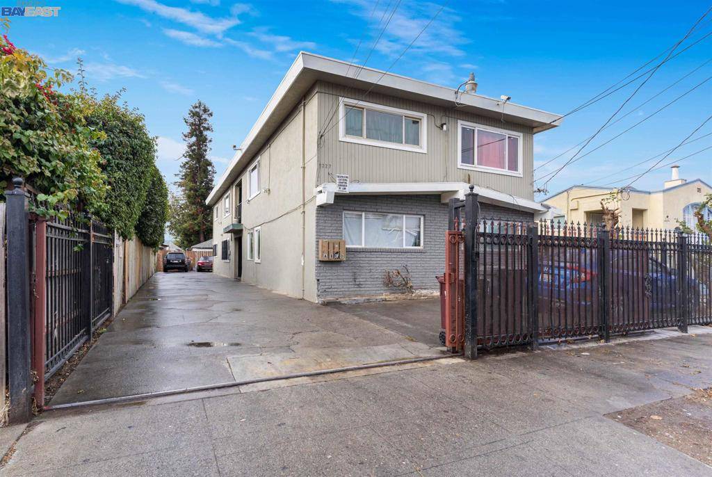 Oakland, CA 94603,9227 C St