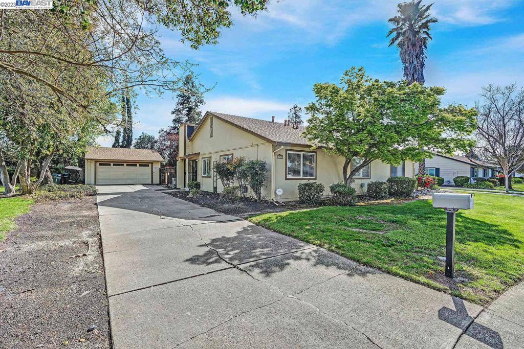 Livermore, CA 94551,1569 Buttercup Ct