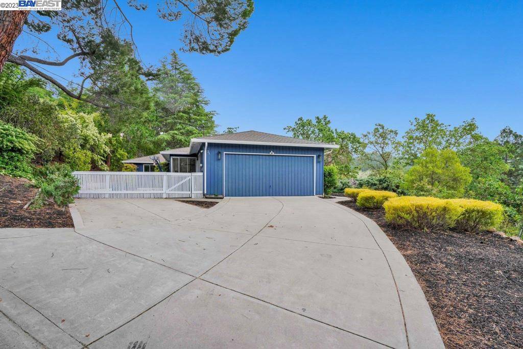 Walnut Creek, CA 94595,25 Julianne Ct