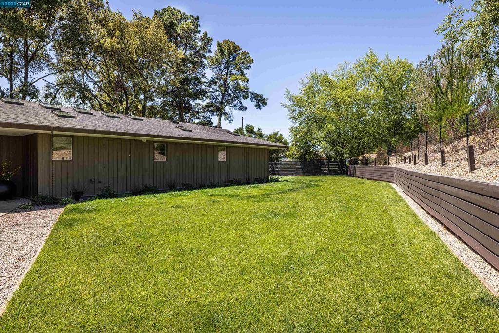 Orinda, CA 94563,7 Evans Place