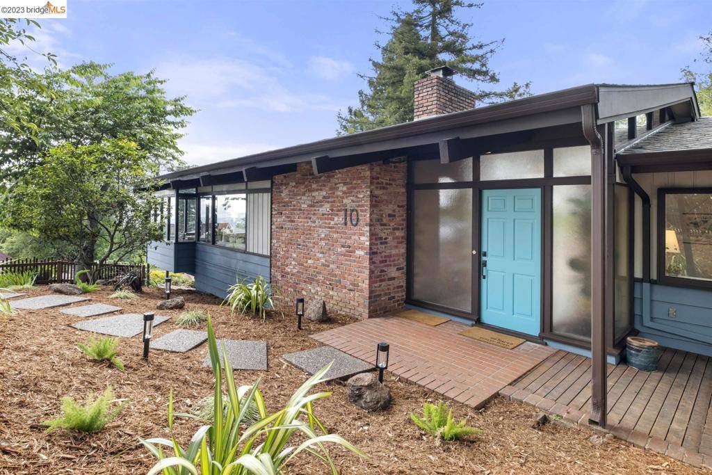 Oakland, CA 94611,10 Holyrood Mnr