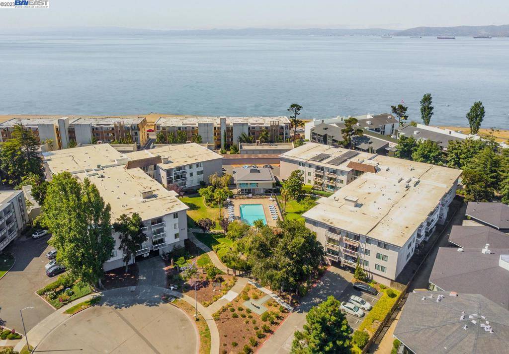 Alameda, CA 94501,960 Shorepoint Ct #211