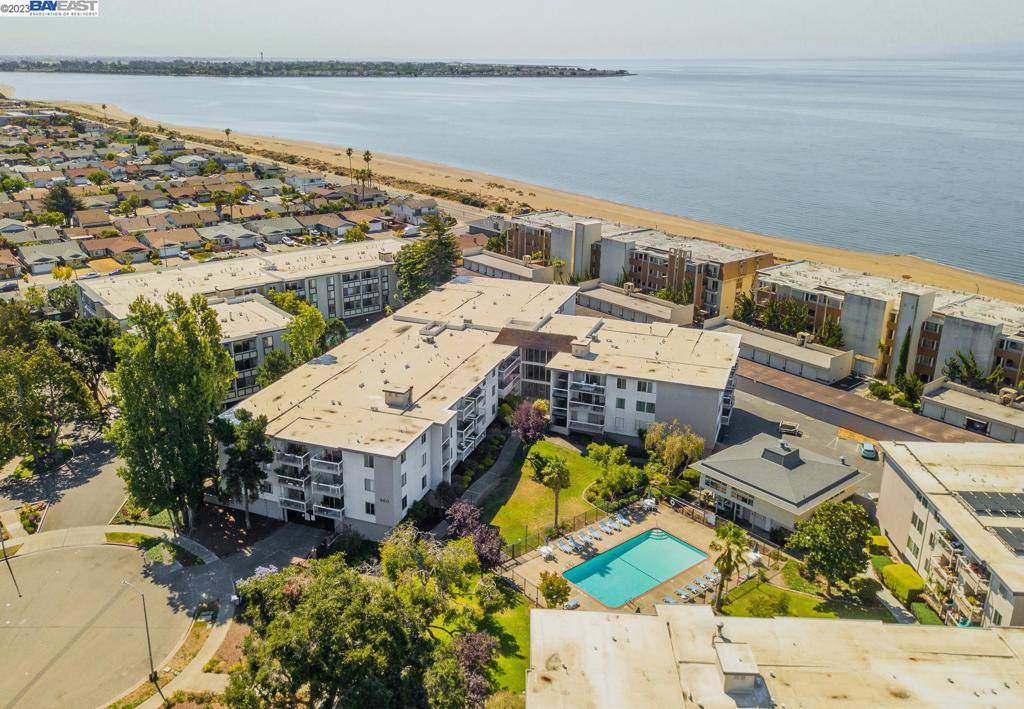 Alameda, CA 94501,960 Shorepoint Ct #211