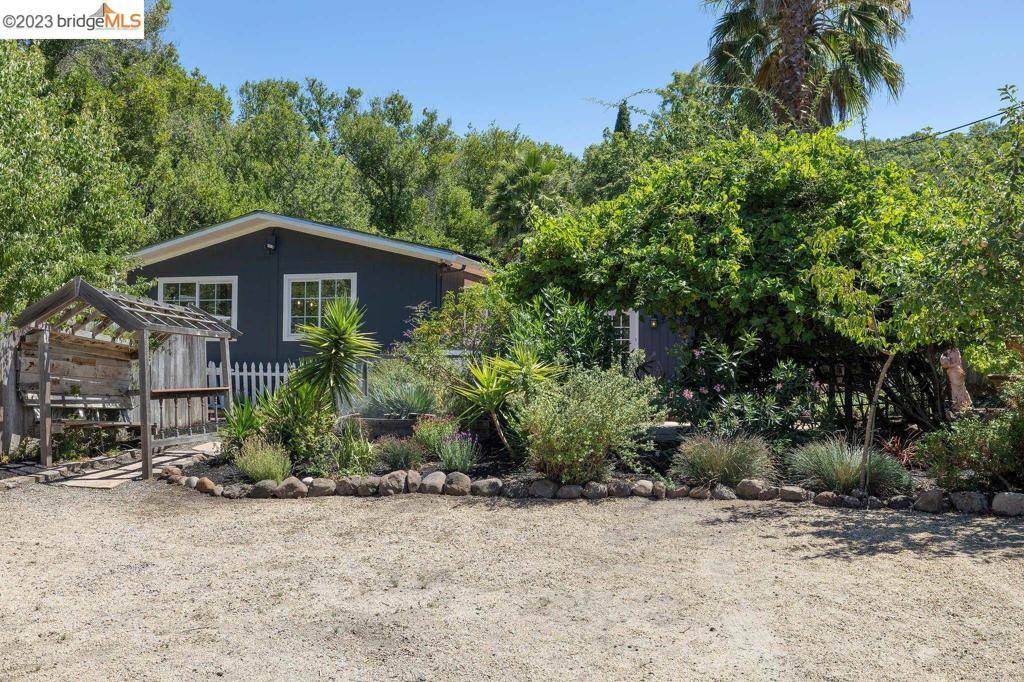 Martinez, CA 94553,300 Bear Oaks Ln