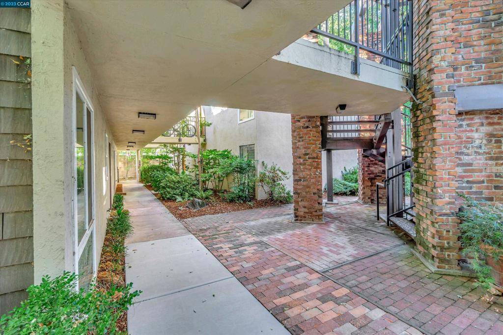 Walnut Creek, CA 94596,1470 Creekside Dr #5