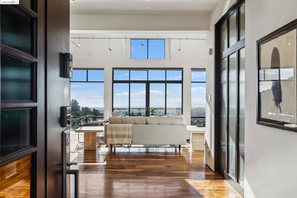 Berkeley, CA 94705,7 Dawn St