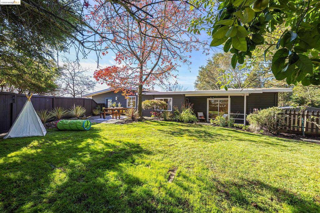 Oakland, CA 94611,6672 Morningstar Ct Heartwood