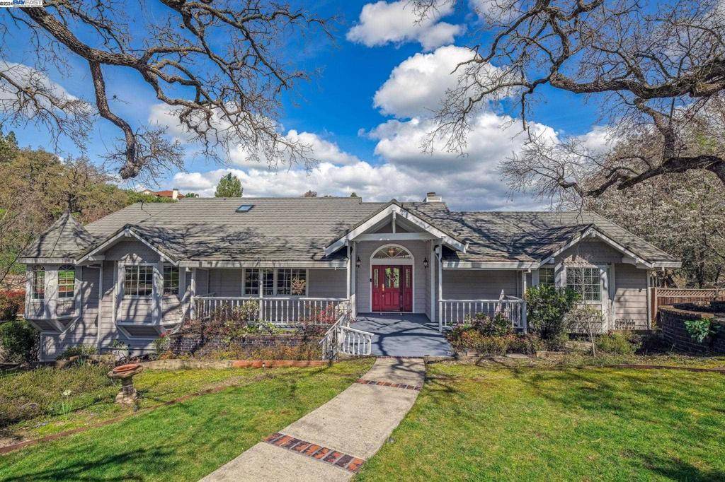 Danville, CA 94526,350 Victorian Ln