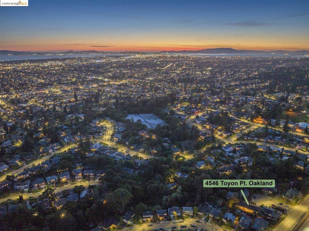 Oakland, CA 94619,4546 Toyon