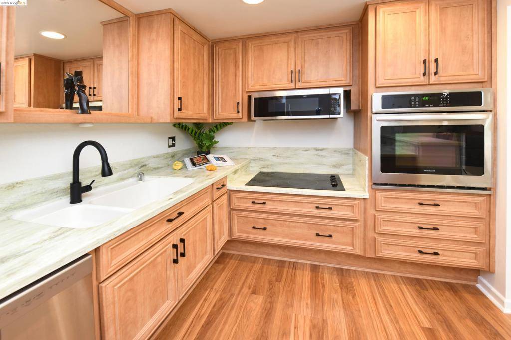 Walnut Creek, CA 94595,1910 Skycrest Dr