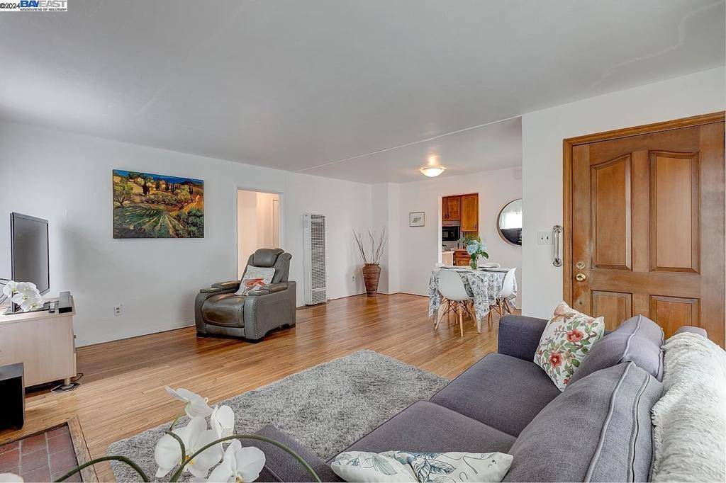 Hayward, CA 94541,21179 Locust St.