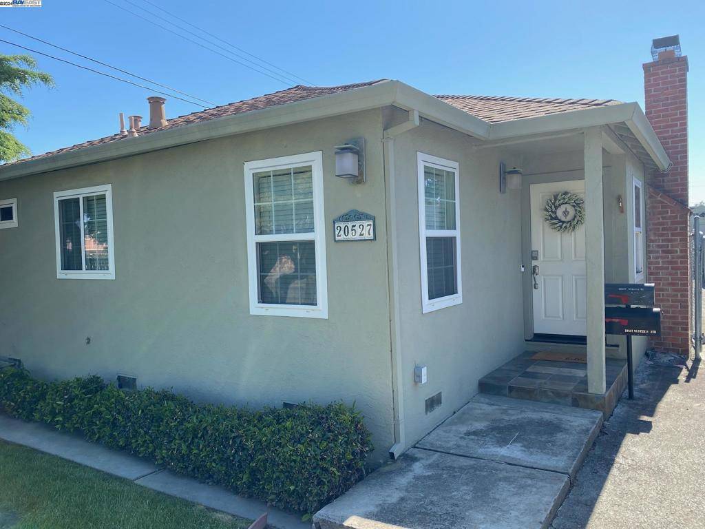 Castro Valley, CA 94546,20527 Wisteria St