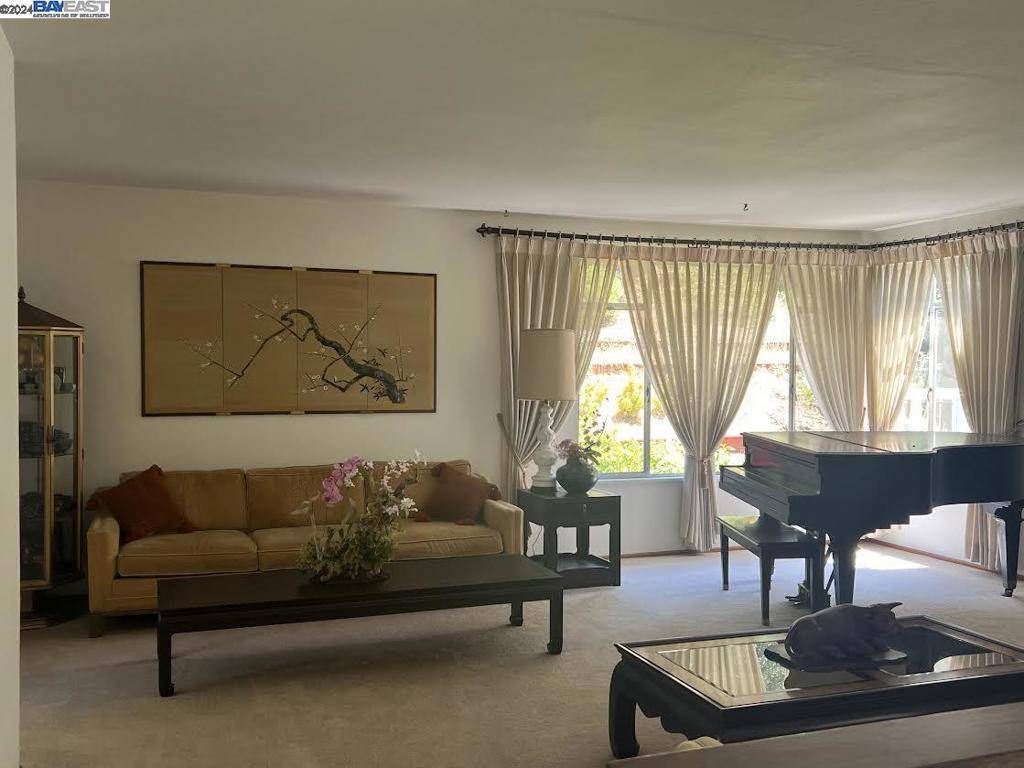 Hayward, CA 94544,32004 Trevor Ave