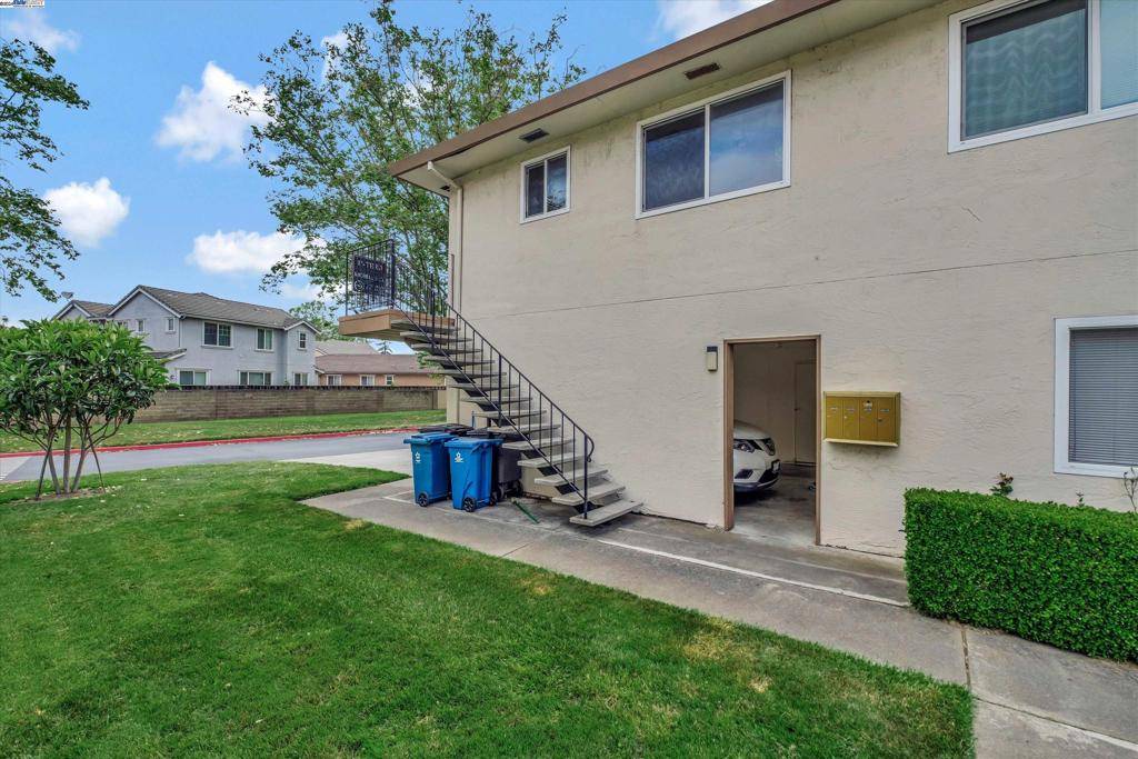 Union City, CA 94587,32664 Brenda Way #4