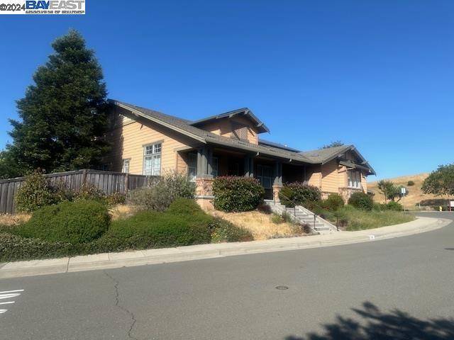 Petaluma, CA 94952,2 Bentley Court