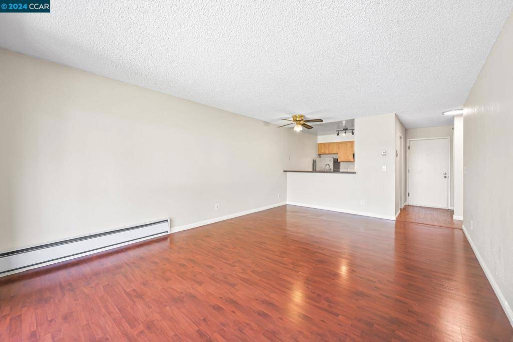 San Pablo, CA 94806,2021 Market Ave #216