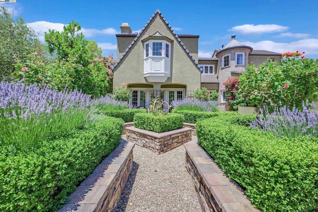 Pleasanton, CA 94566,5743 Dakin Ct