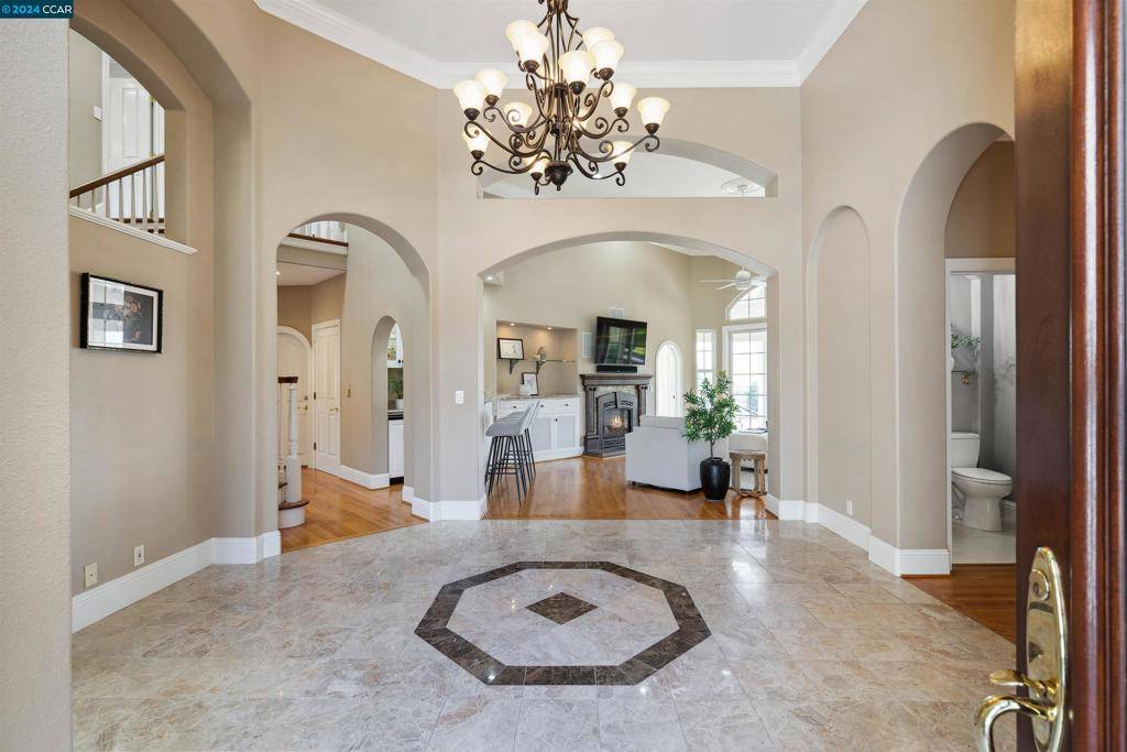 Walnut Creek, CA 94598-5405,472 Silver Hollow Dr