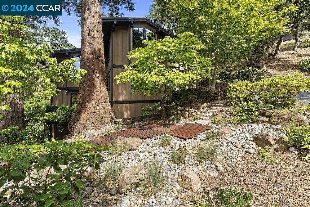 Orinda, CA 94563,5 Shadow Creek Ln