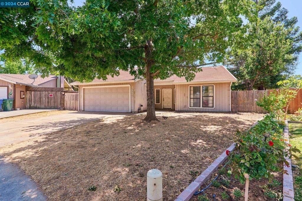 Sacramento, CA 95828,8612 Mellowoods Way