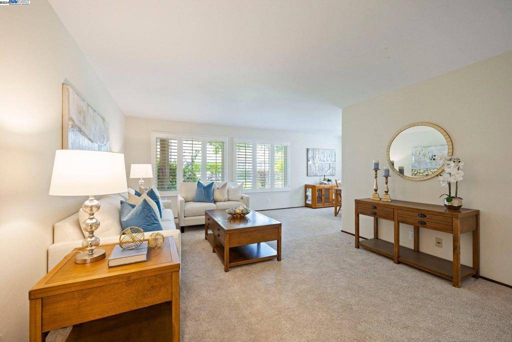San Leandro, CA 94577,1550 Bancroft Ave #211