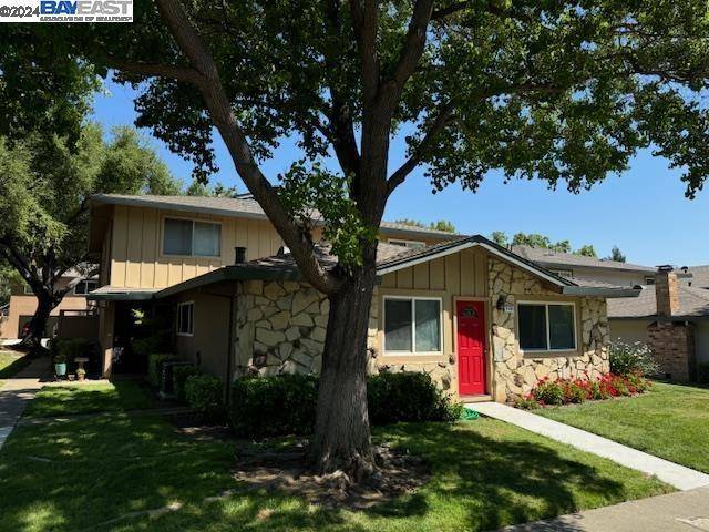 Pleasanton, CA 94588,8132 Ensenada Dr #4