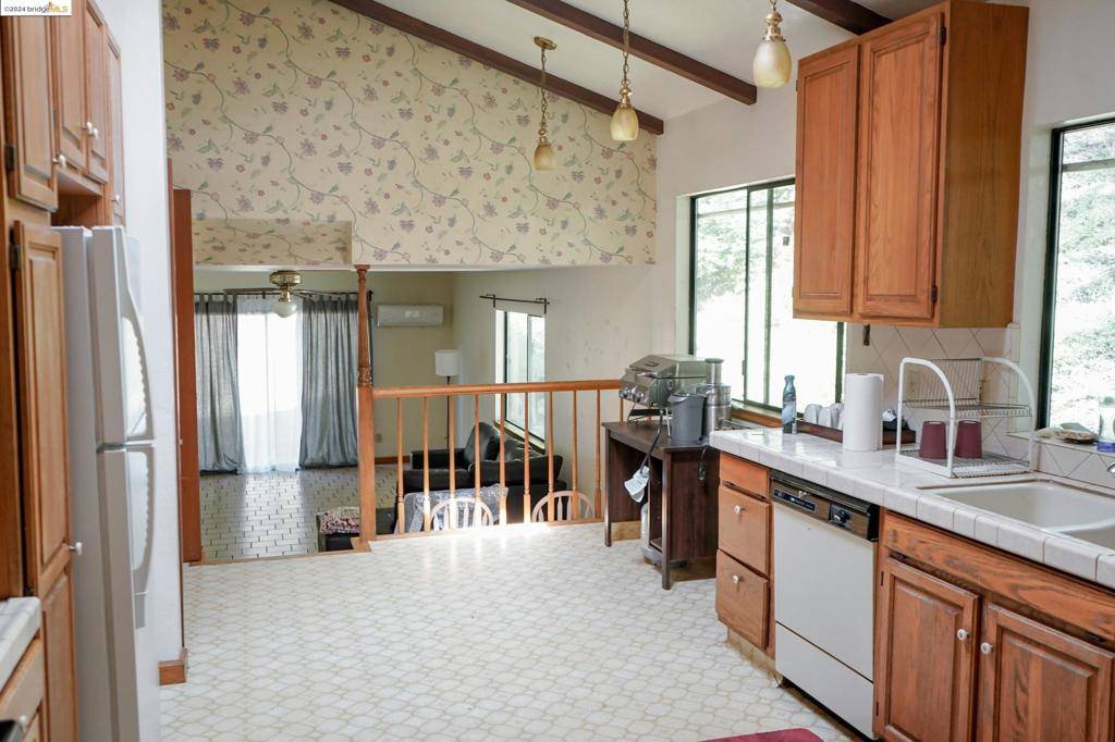 Los Gatos, CA 95033,1622 Sunset Ridge Rd