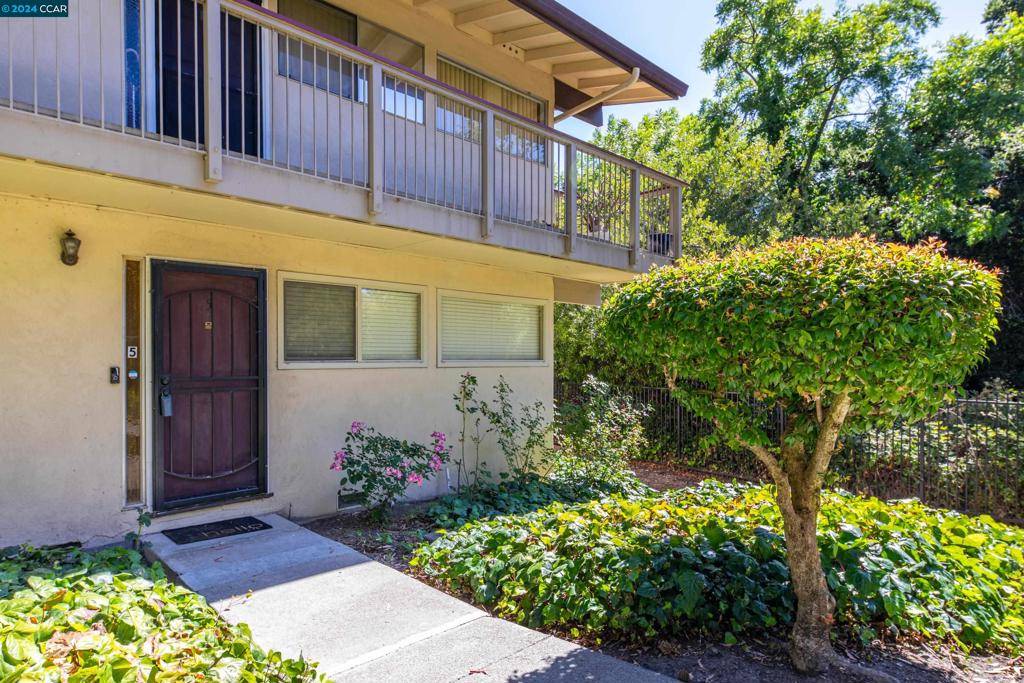 Pinole, CA 94564,2950 Estates Ave #5