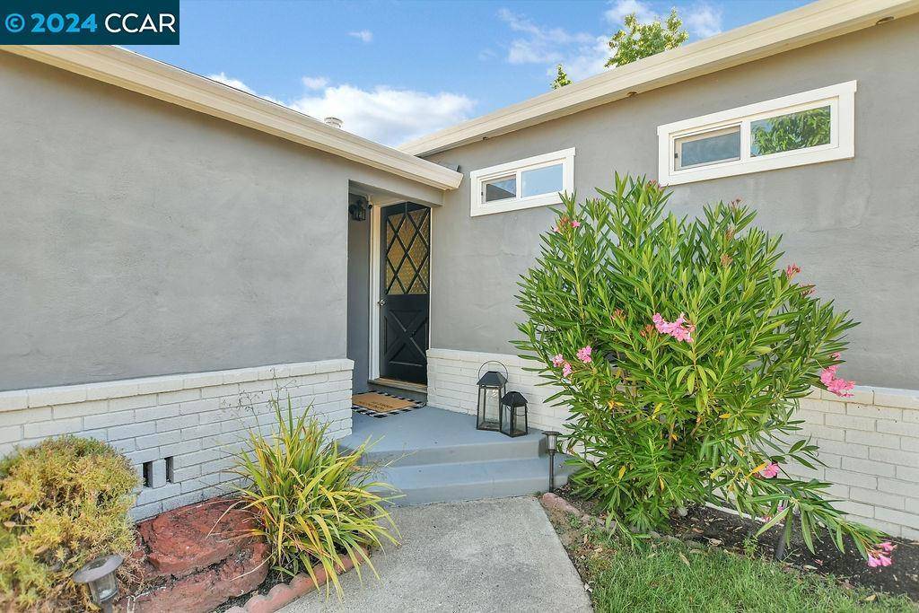 Pleasanton, CA 94566,370 Amador Ct