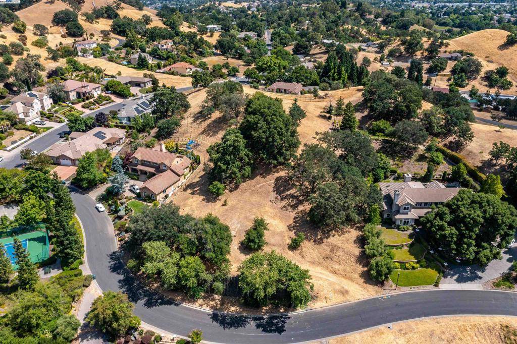 Vacaville, CA 95688,2060 Pinecrest Ct