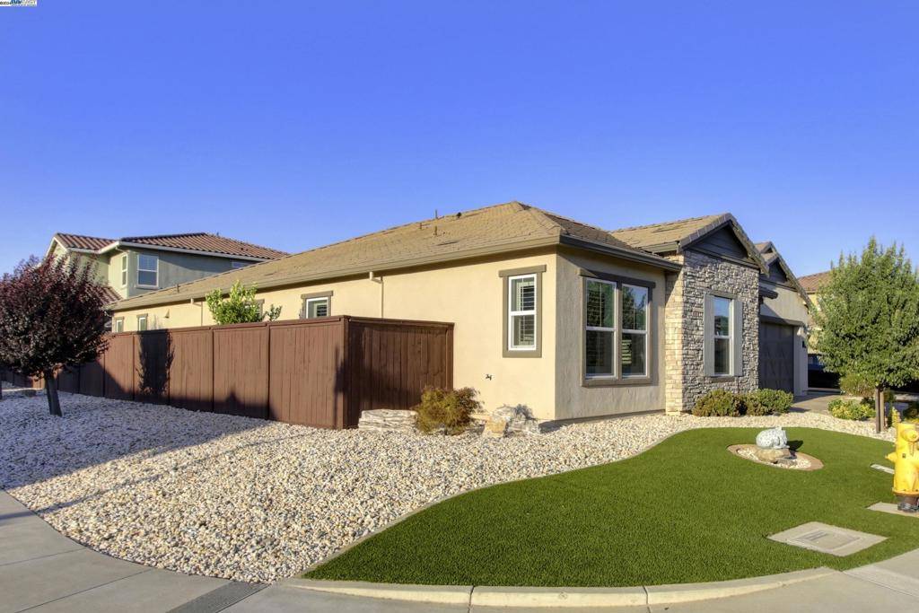 Folsom, CA 95630,4333 Hummingbird Cir