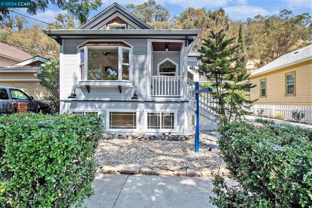 Port Costa, CA 94525,80 Canyon Lake Dr