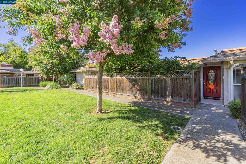 Walnut Creek, CA 94597,1691 Alvarado Ave #33