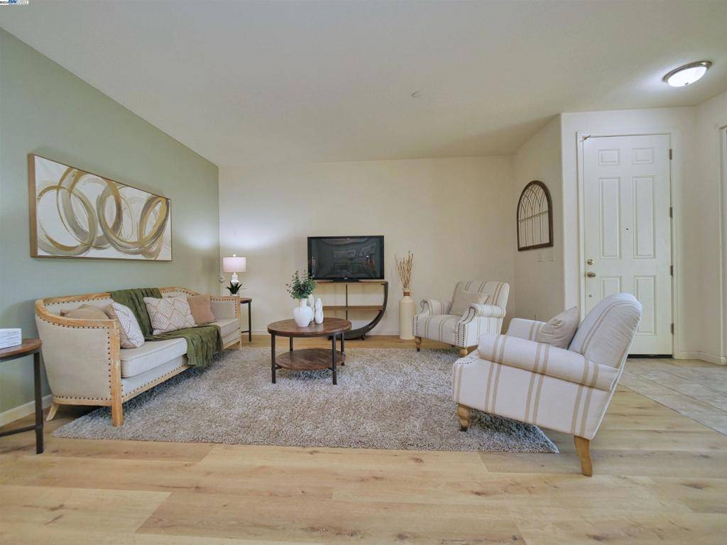 San Ramon, CA 94583,4716 Norris Canyon Rd #203