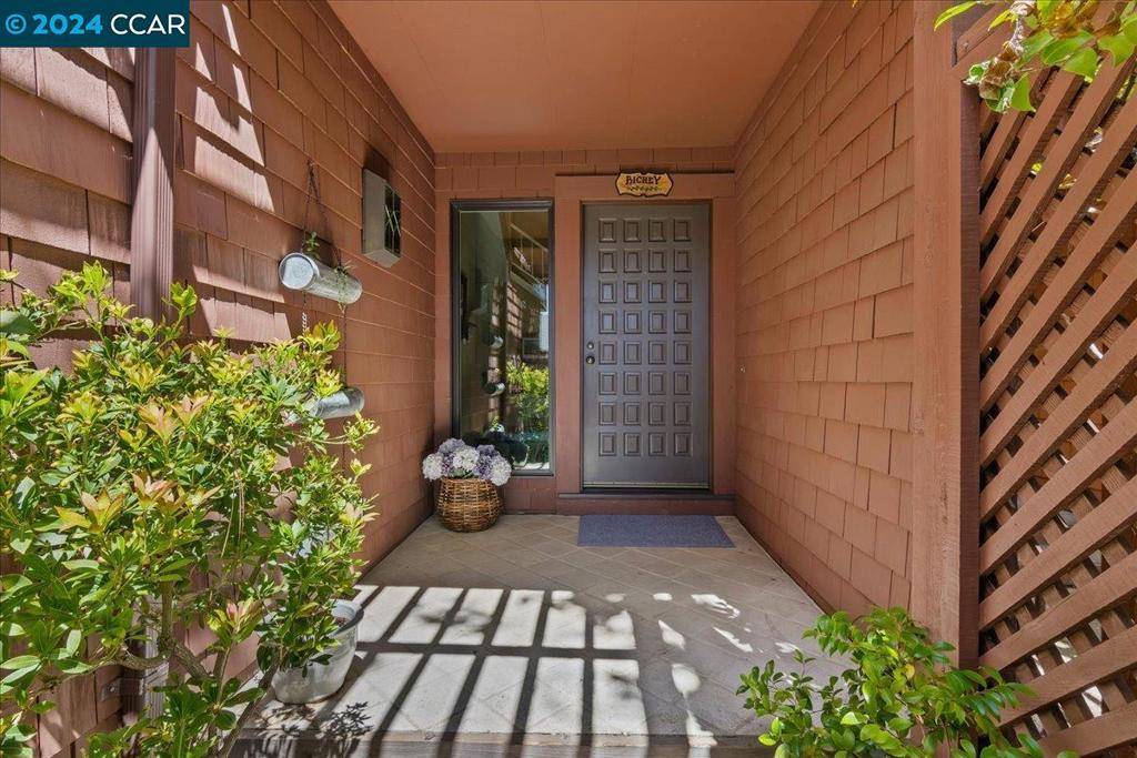 Orinda, CA 94563,152 Ravenhill Rd