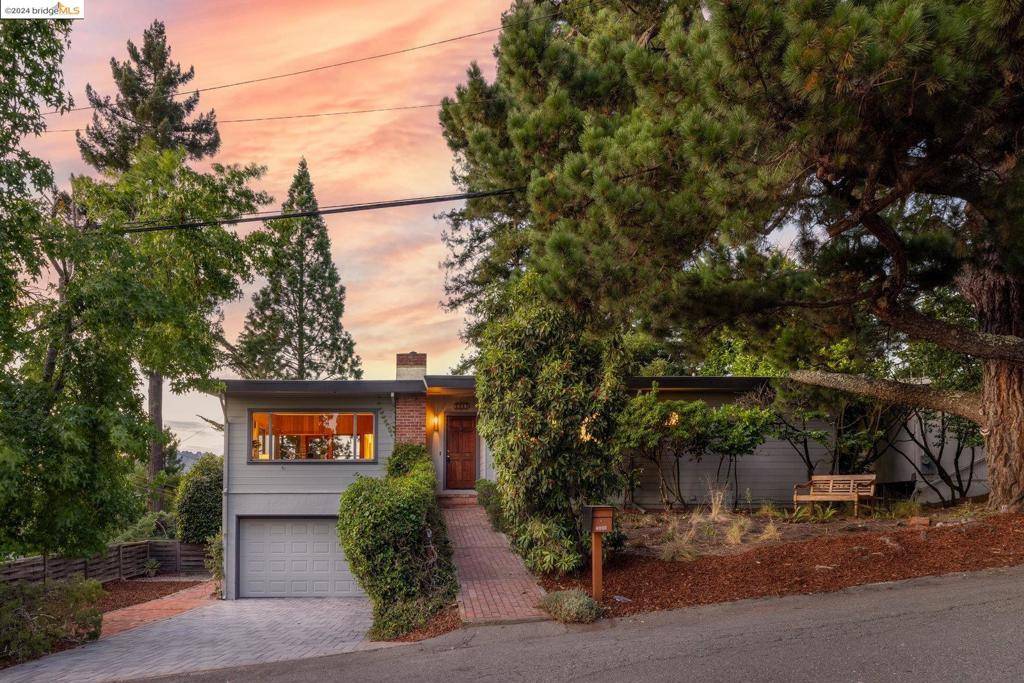 Oakland, CA 94611,2688 Carisbrook Dr