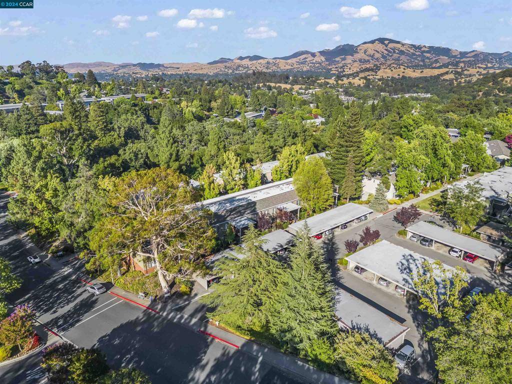 Walnut Creek, CA 94595,2601 Pine Knoll Dr #8