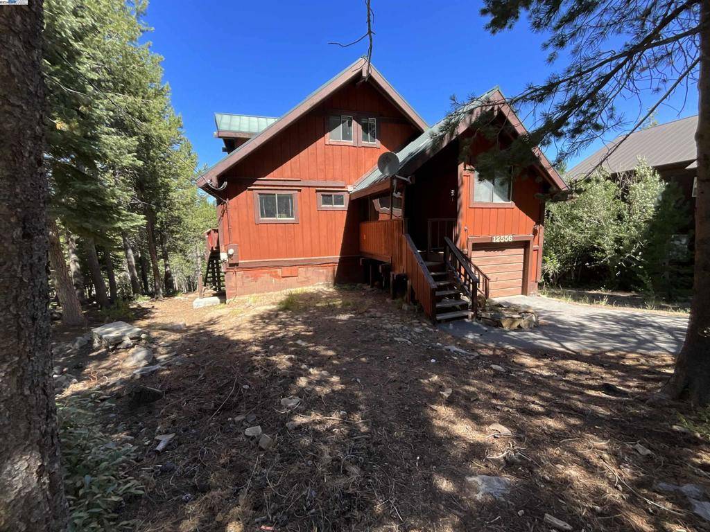 Truckee, CA 96161,12556 Snowpeak Way