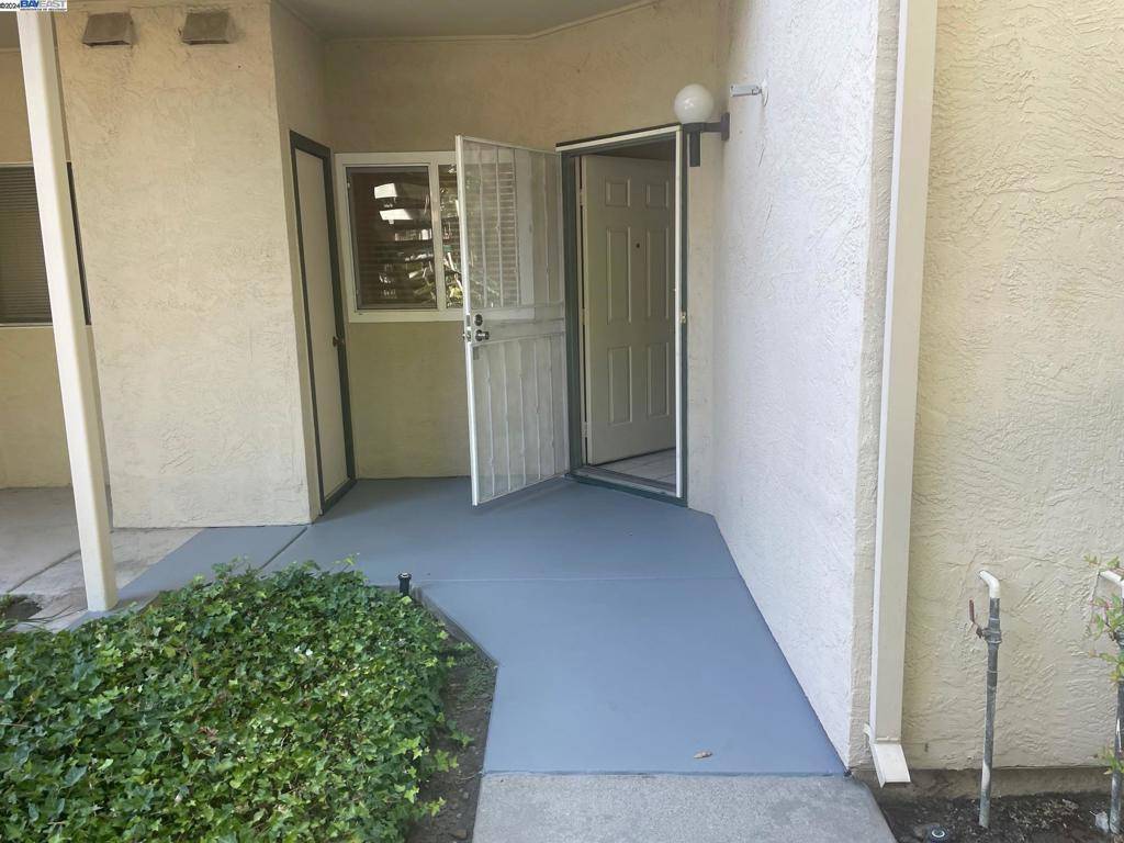 Union City, CA 94587,2952 Flint Street #99