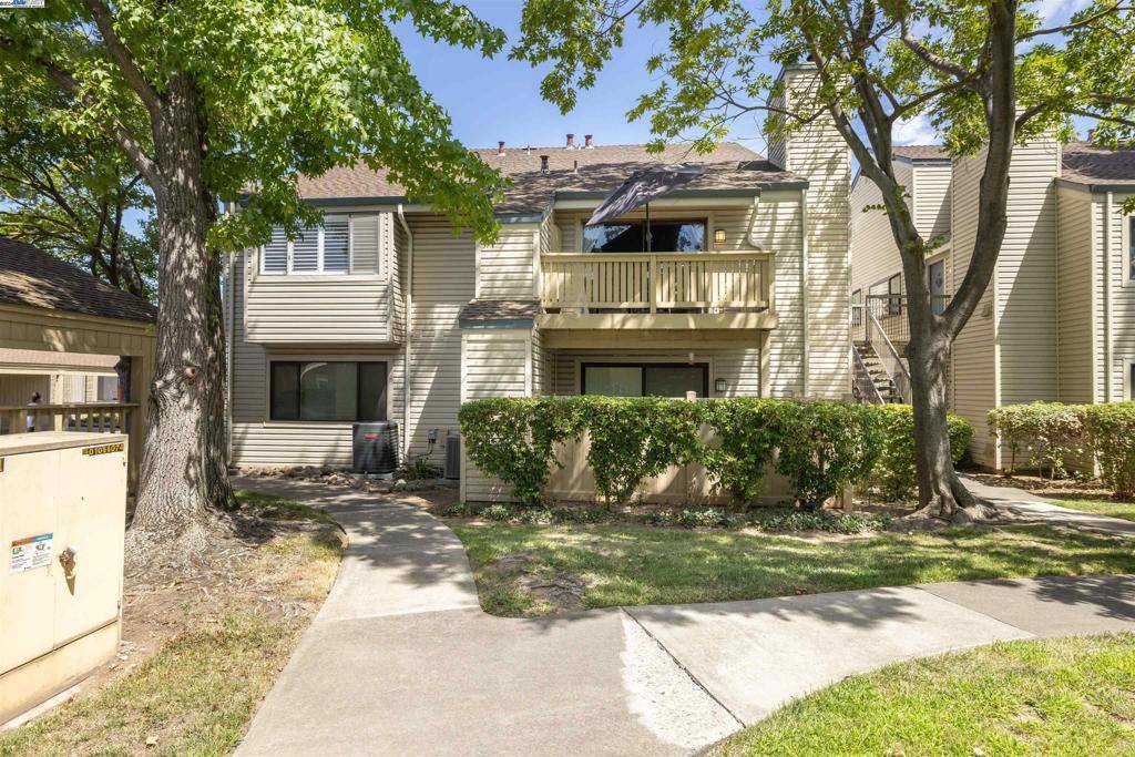 Sacramento, CA 95825,2280 Hurley Way #44
